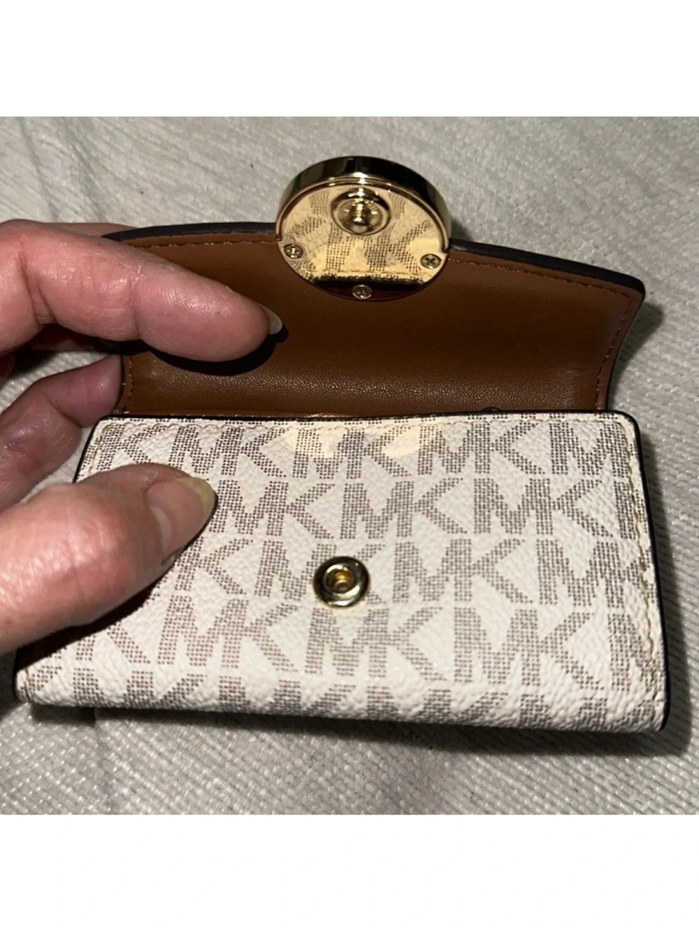 Michael Kors white signature coated canvas and brown leather gold 6 key holder